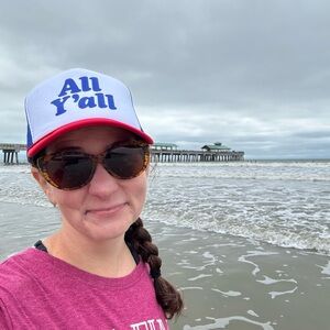 Meet your Posher, Elise